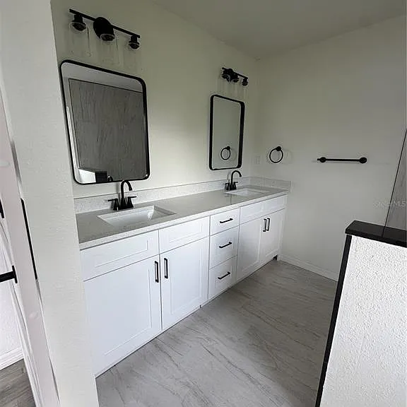 109 Dakota Ave — Photo 4