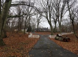 638 Moriches Rd, Saint James, NY 11780