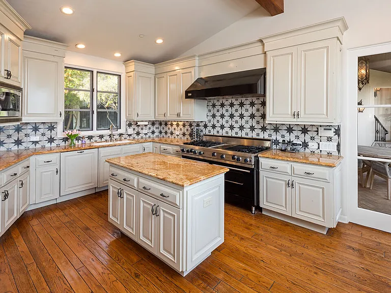 1924 Wattles Dr — Photo 18