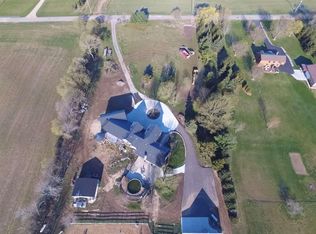 2004 Terry Rd, Hartford, WI 53027