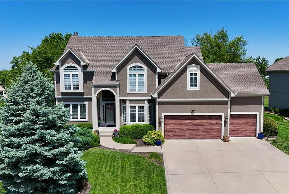 1st image of 2612 SW Wintercreek Dr