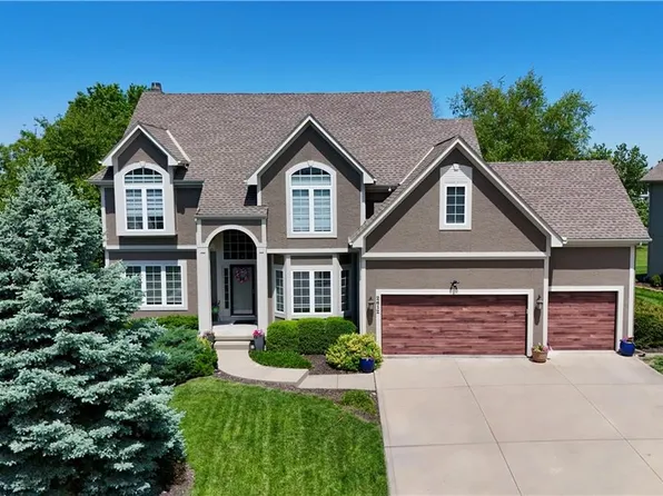 2612 SW Wintercreek Dr, Lees Summit, MO 64081