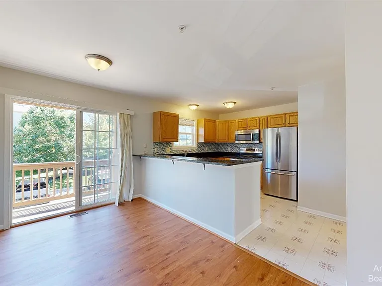 2813 Barclay Way — Photo 4