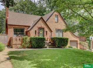 2711 Country Club Ave, Omaha, NE 68104