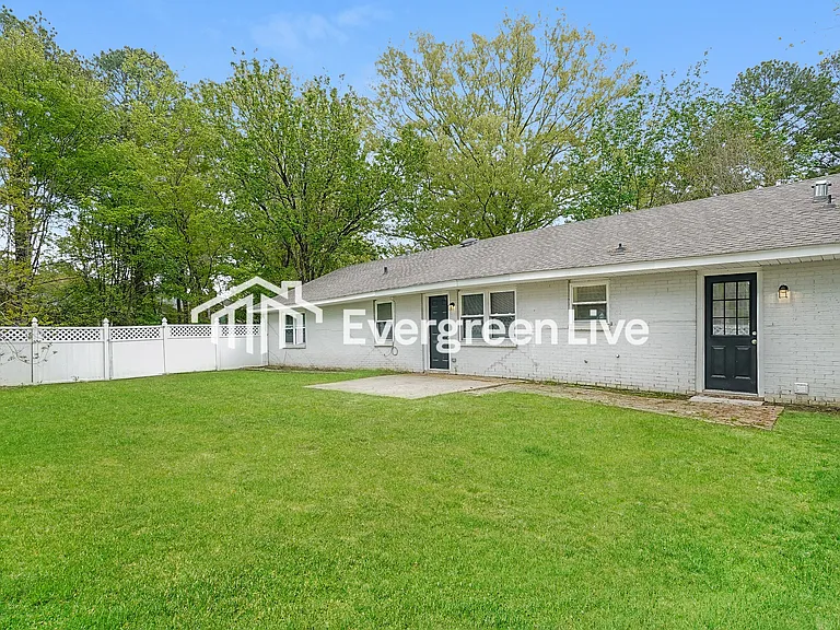 513 Sycamore Cir — Photo 15