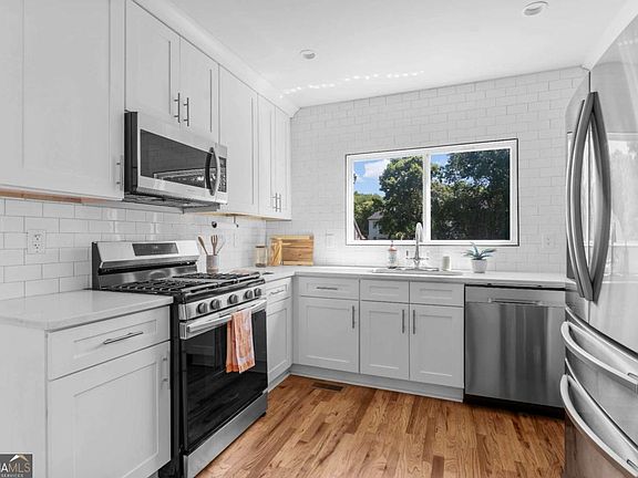 4th image of 2159 Main St NW