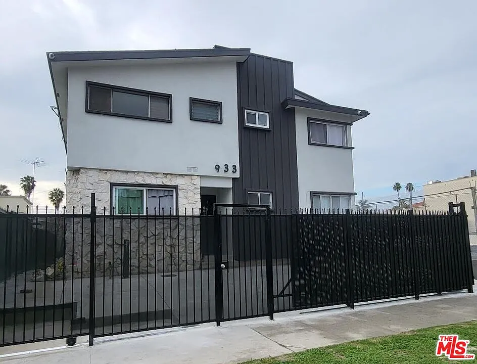 933 S Norton Ave #6
