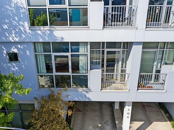 4th image of 1406 Columbus St APT 203