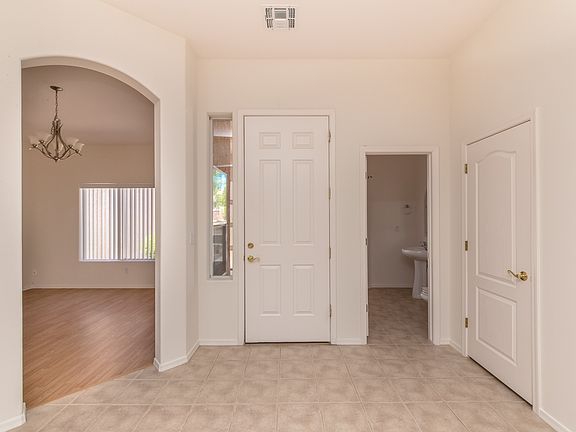 5th image of 2648 Edgewater Dr