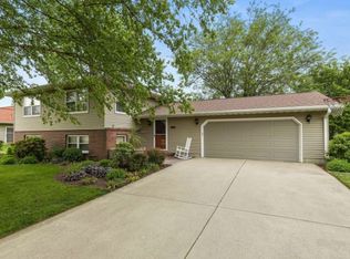 5334 S Mill Pond Rd, Rochelle, IL 61068