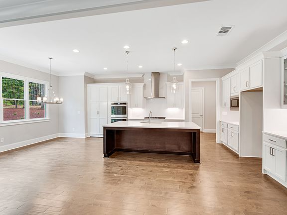 Large Kitchen with 10 Island