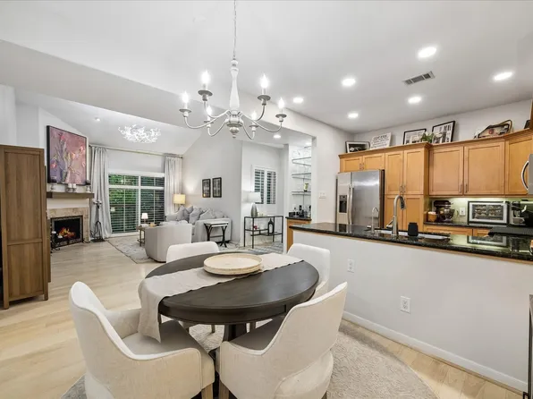 11711 Memorial Dr APT 258, Houston, TX 77024