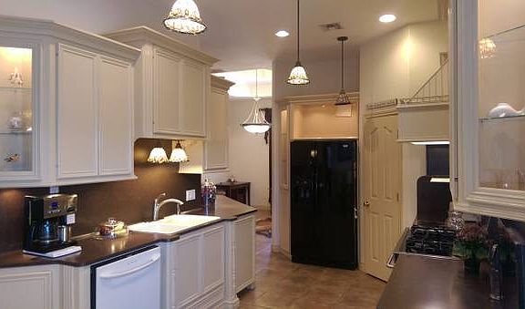 Kitchen (rear view)
