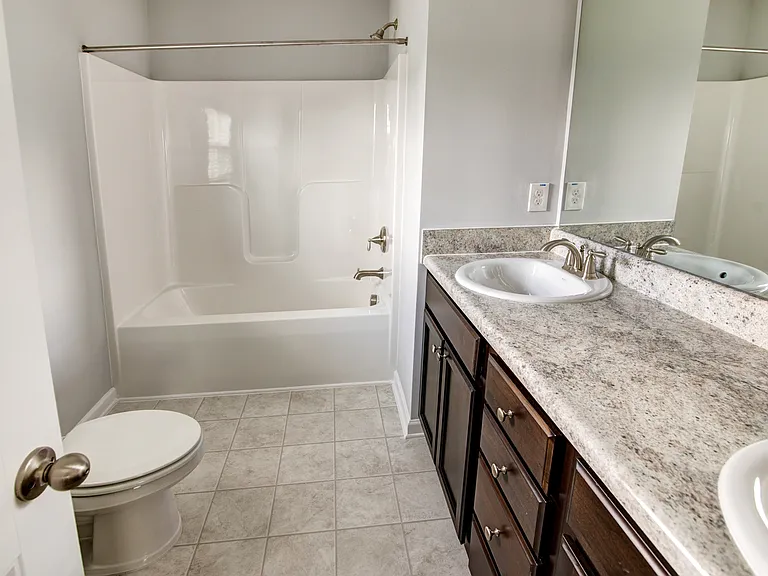112 Gretzky Pkwy — Photo 5