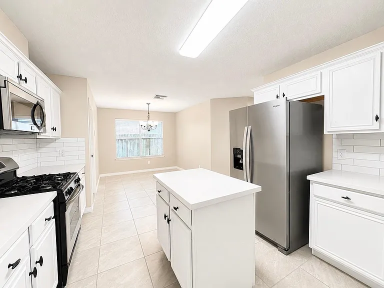 1823 Strongs Ct — Photo 18