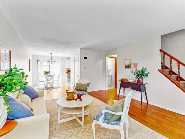 584 Churchill Drive #584, Newington, CT 06111