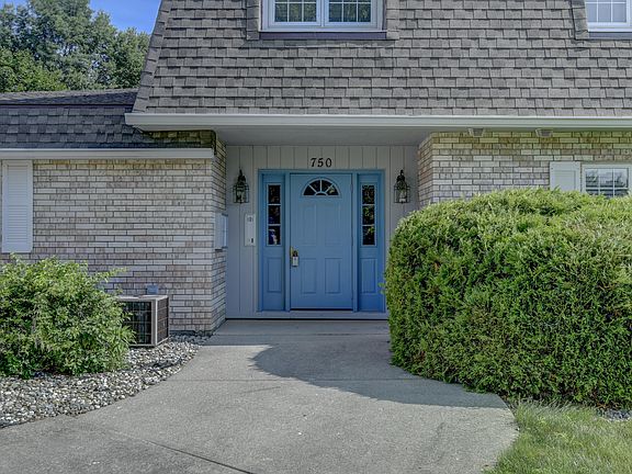 2nd image of 750 Hidden Oak Trl Unit 2-B