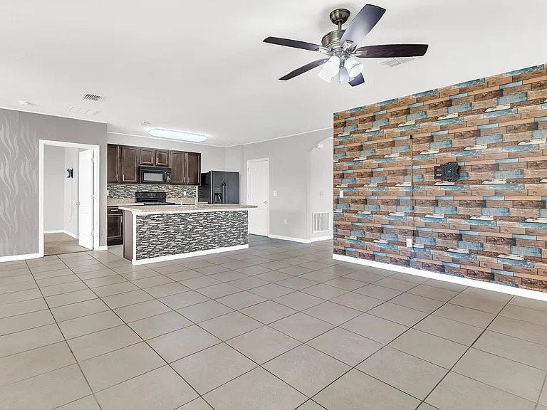 849 Sheen Cir — Photo 2