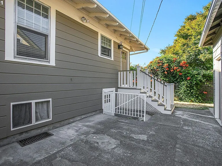 3234 SE Cesar E Chavez Blvd — Photo 42