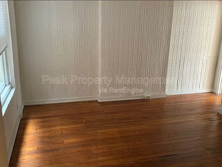 308 W Broad St #C — Photo 5