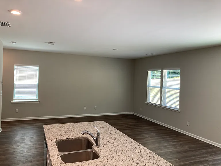 2068 Nuthatch Dr — Photo 17