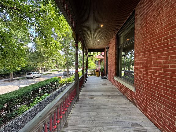 4th image of 3011 Grand Ave