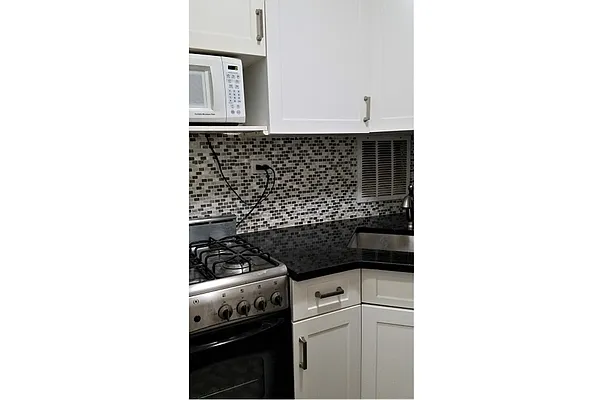 Rented by City Connections Realty | media 10