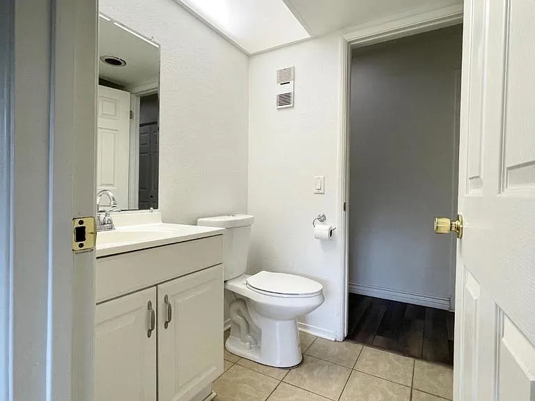669 Reef Cir — Photo 7
