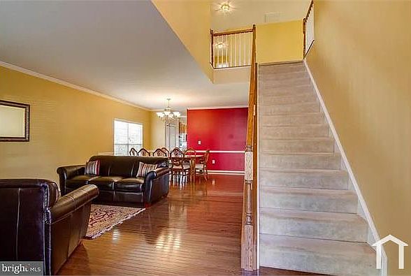1st image of 108 Carriage Hill Dr
