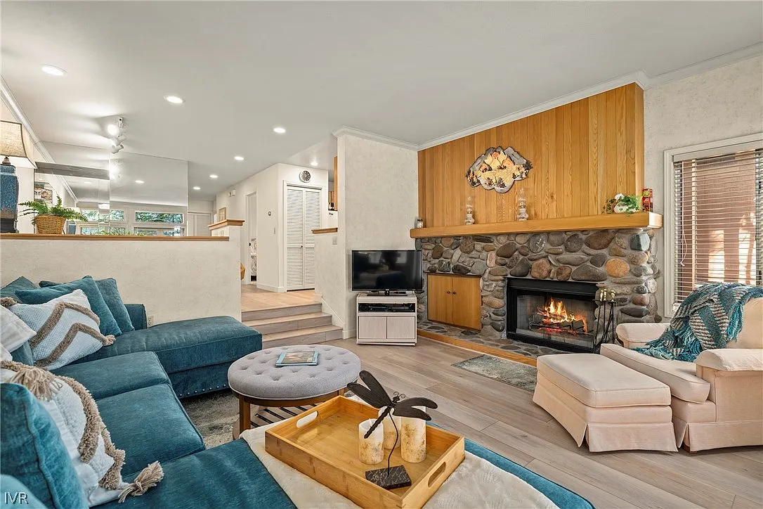 931 Incline Way #230 photo 1