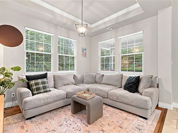 4th image of 1 Bembridge Ln