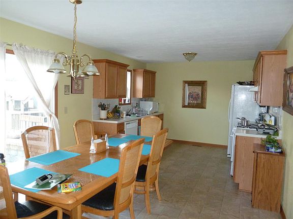 4th image of 5124 Windrush Dr
