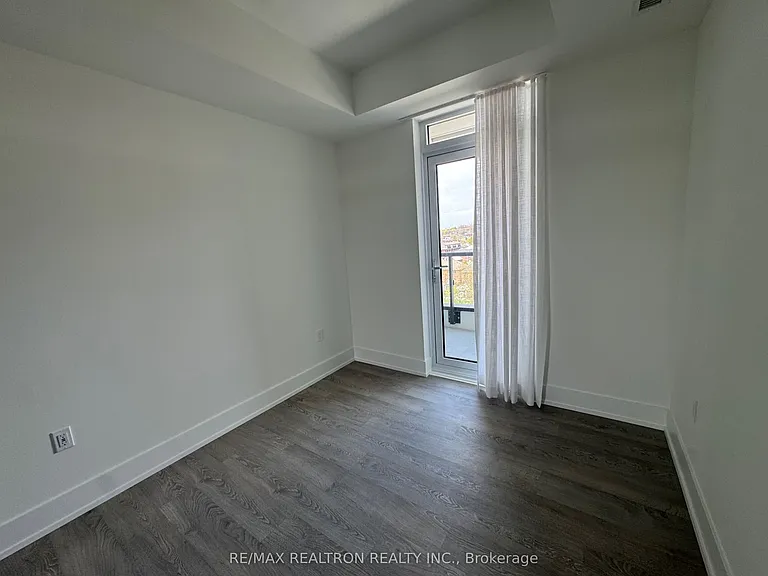 858 Dupont St #624 — Photo 15