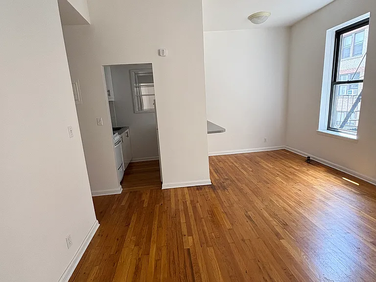 124 E 85th St #5R — Photo 13