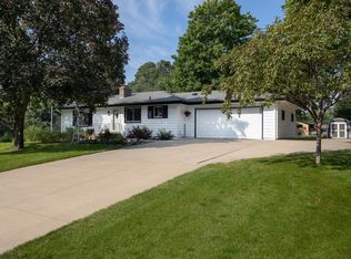 1525 Fountain Ln N, Plymouth, MN 55447