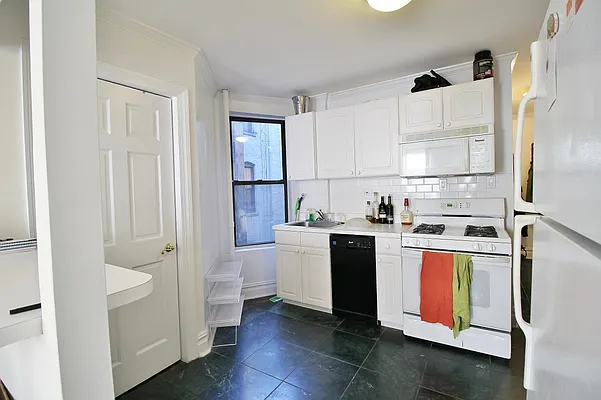 Rented by Julianna Realty Corp | media 15