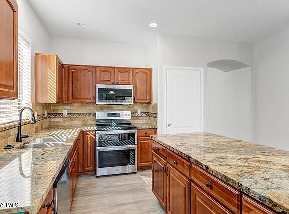 3rd image of 15441 W Shangri La Rd