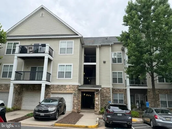 5172 William Colin M Ct #M, Centreville, VA 20120