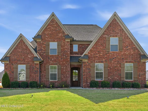 121 Janey Dr, Senatobia, MS 38668