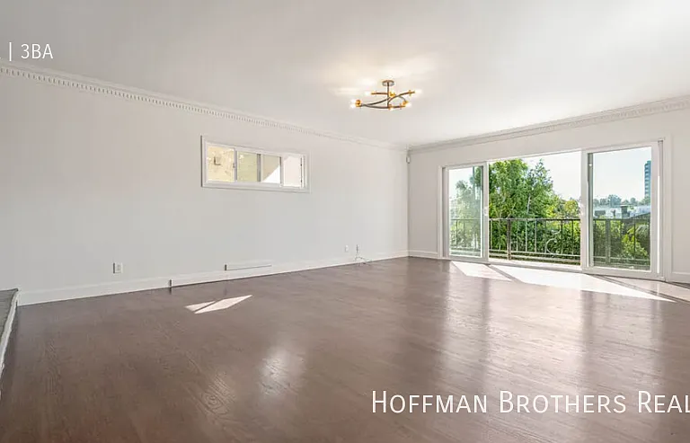 1222 Daniels Dr — Photo 4