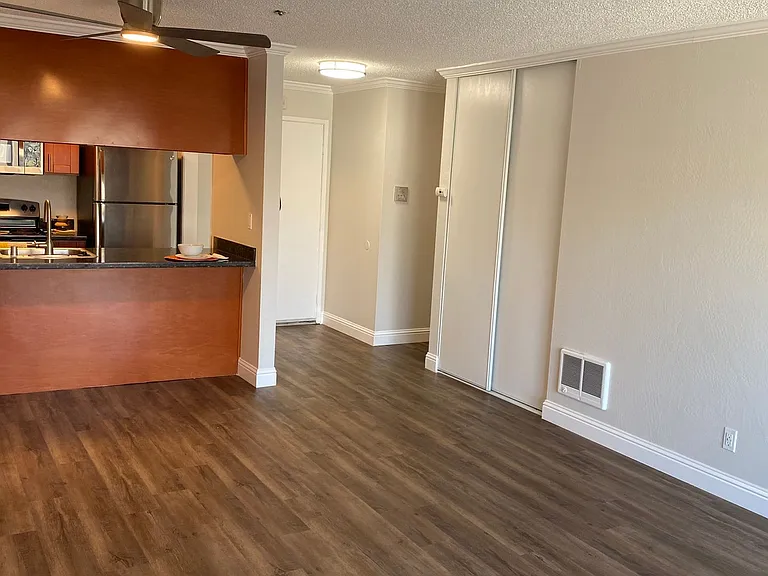 378 Van Buren - Renovated 2bed and 1bed units - Beautiful Building! — Photo 96