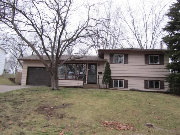3723 Independence Ave N, New Hope, MN 55427