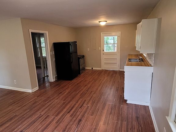 Large eat in kitchen