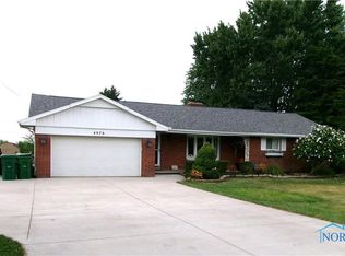 4979 Curtice Rd, Northwood, OH 43619