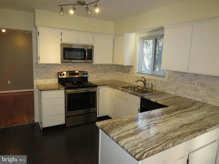 30 Kings Grant Rd — Photo 7