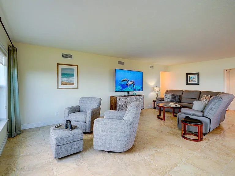 1289 NE Ocean Blvd #10 — Photo 15