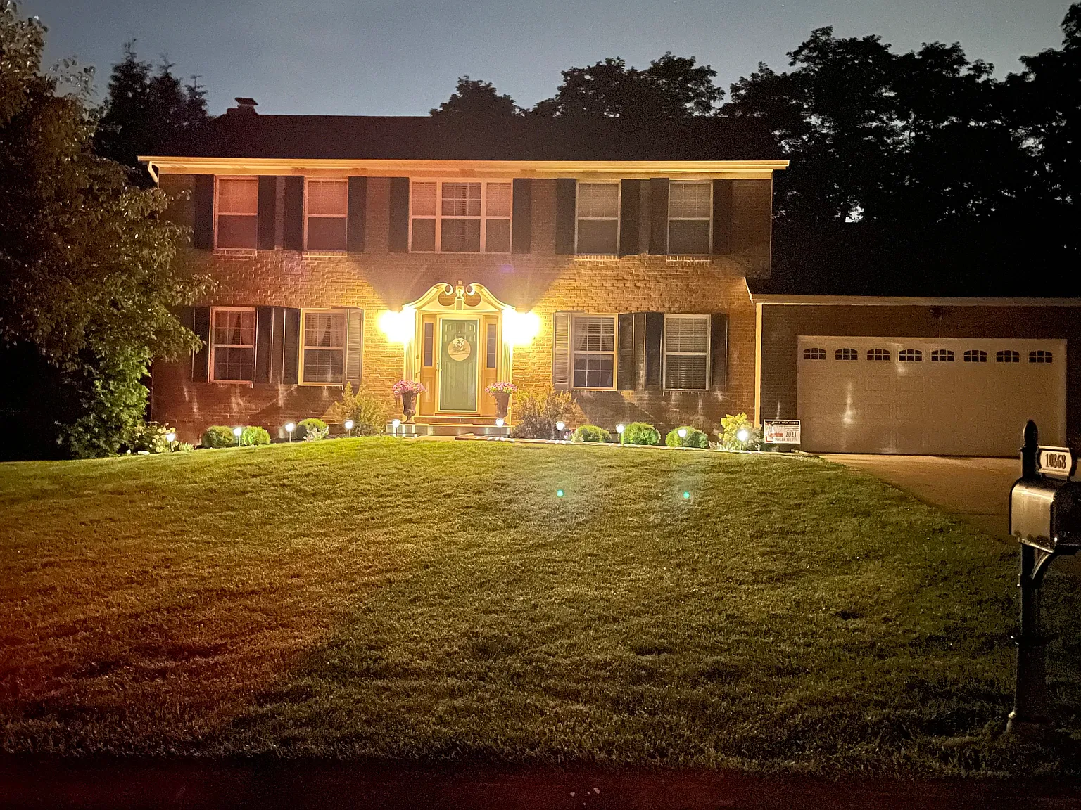 4 bed, 2.5 bath, 1980 sqft, $2,900 — Photo 2
