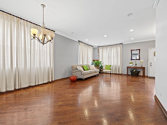 4th image of 1018 Park Pl