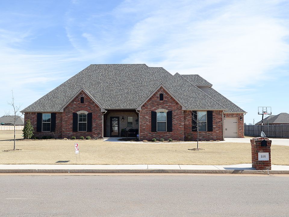 1st image of 556 Stephany Dr NE