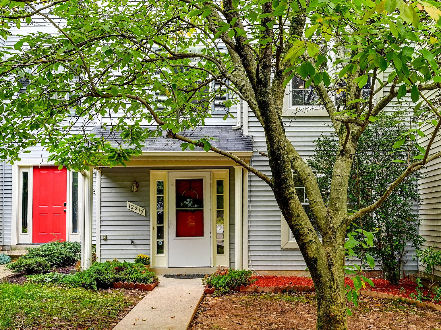 4 bed, 2.5 bath, 2448 sqft, $3,200 — Photo 1